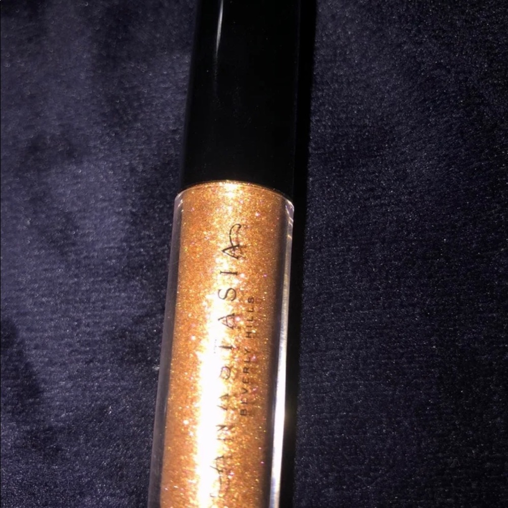 lip gloss
